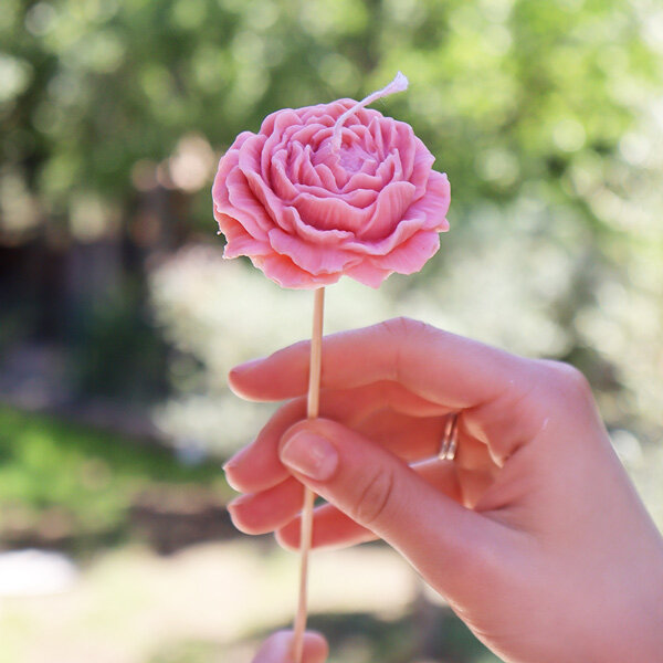 BOUGIE CONE PIVOINE ROSE
